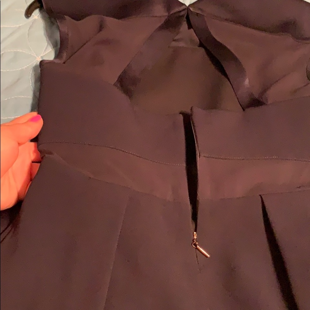 Dress - Picture 6 of 8